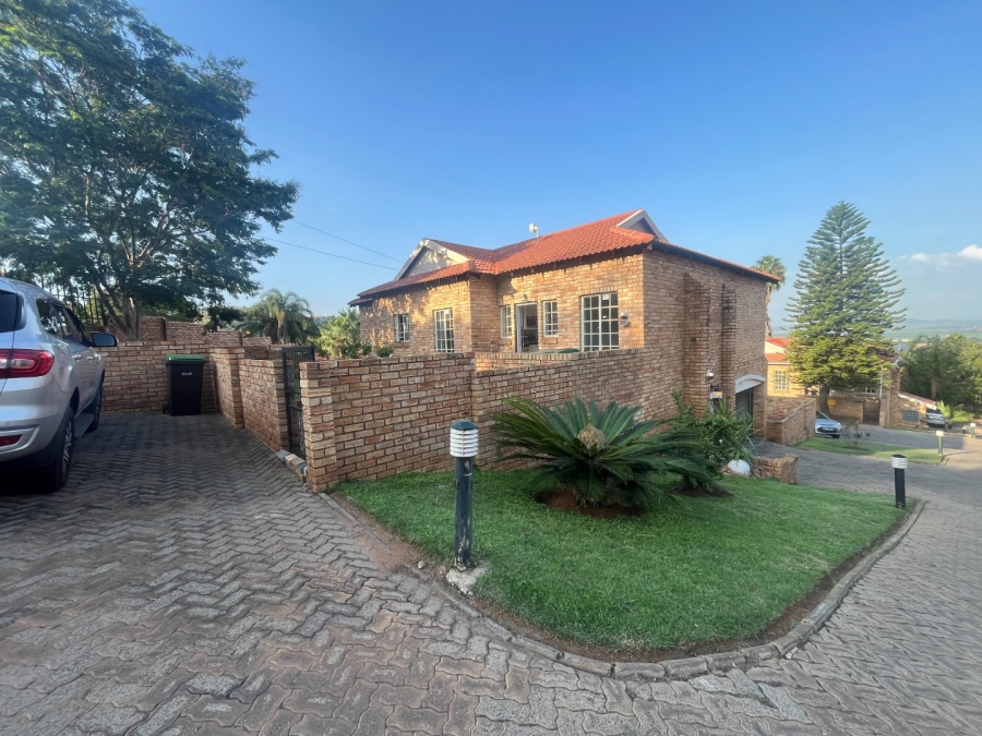 4 Bedroom Property for Sale in Safari Gardens North West